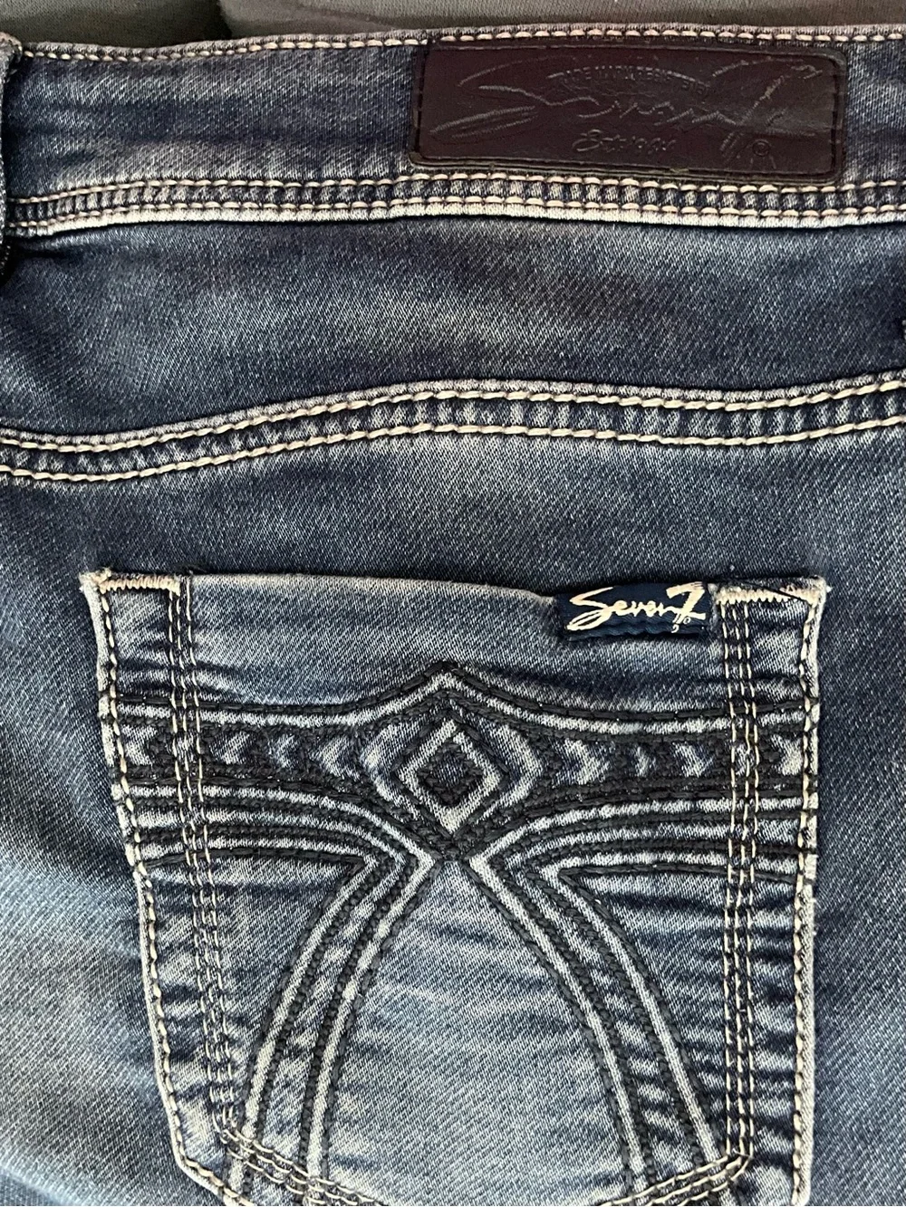 Seven7 skinny easy